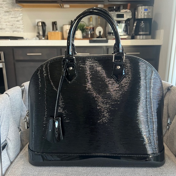 Louis Vuitton Handbags - Louis Vuitton Alma Electric black MM